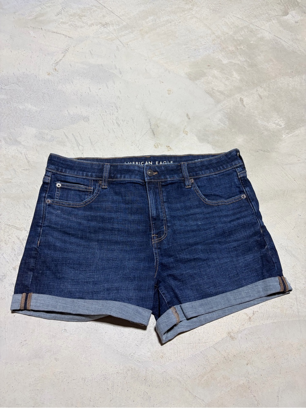 American Eagle Outfitters midi Blue Denim Roll-Cuff Women's Shorts 16